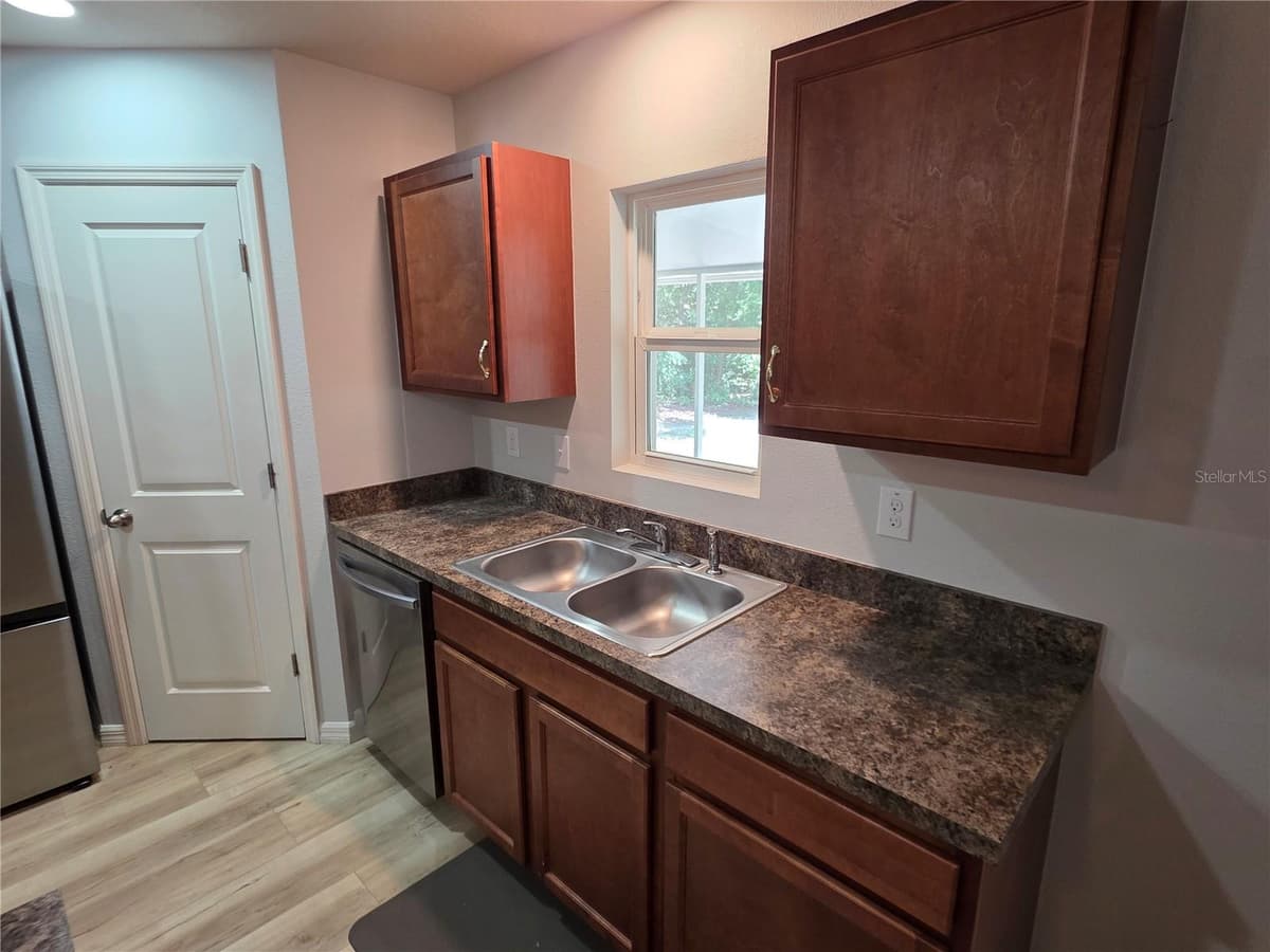 6210 ALDERWOOD STREET — photo 5 of 25