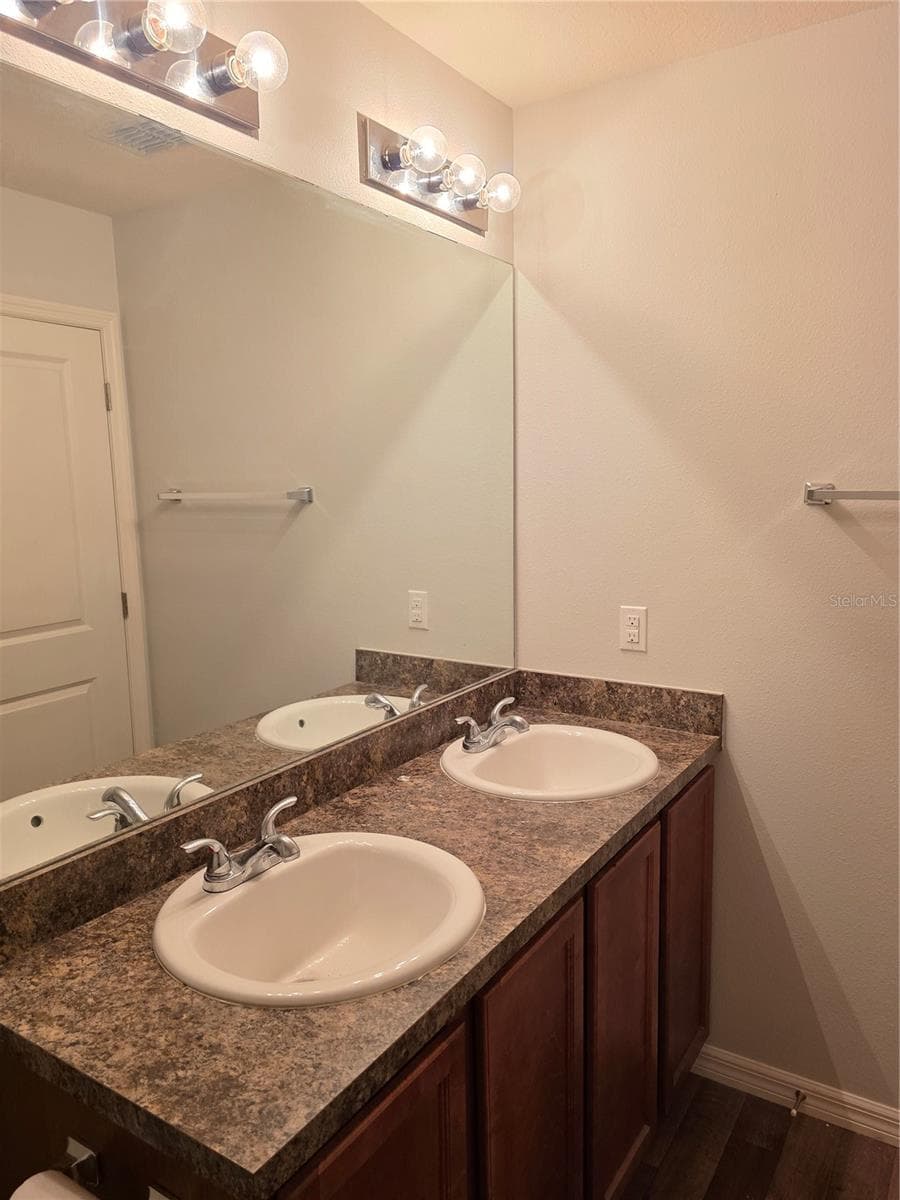 6210 ALDERWOOD STREET — photo 16 of 25