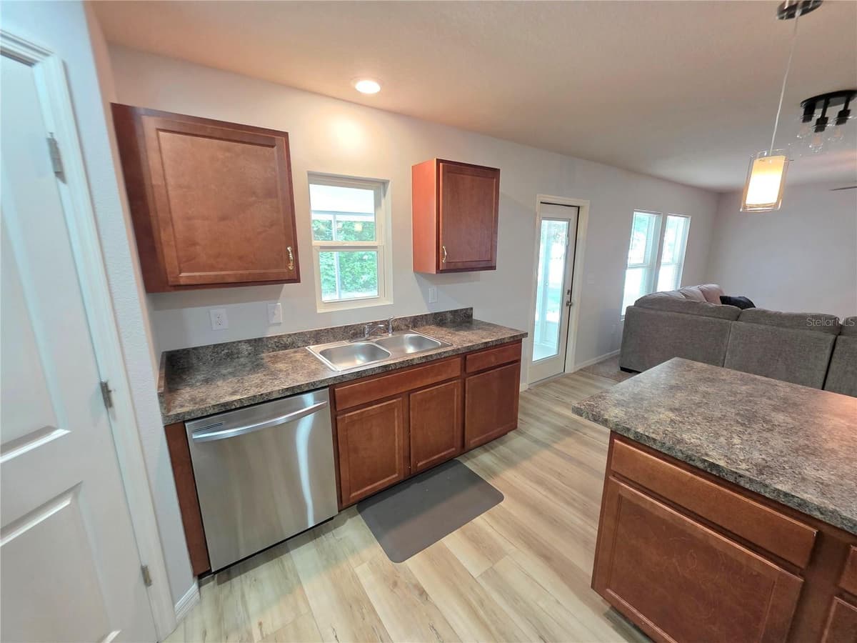 6210 ALDERWOOD STREET — photo 7 of 25