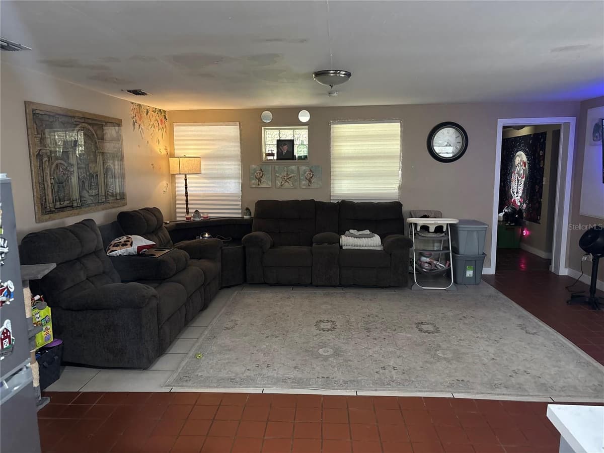 6115 CLIFF AVENUE — photo 3 of 17
