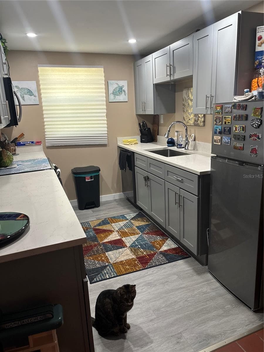 6115 CLIFF AVENUE — photo 5 of 17