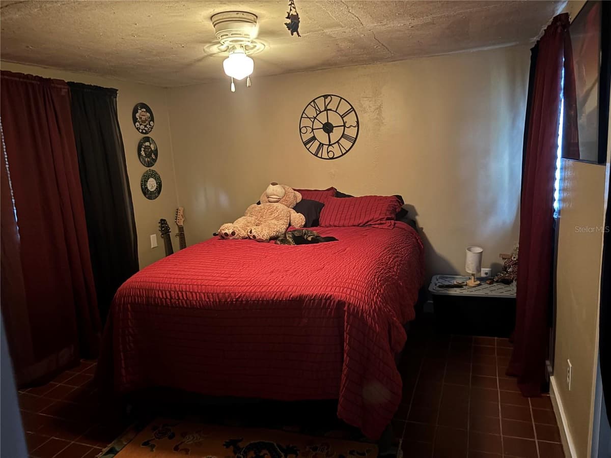6115 CLIFF AVENUE — photo 7 of 17