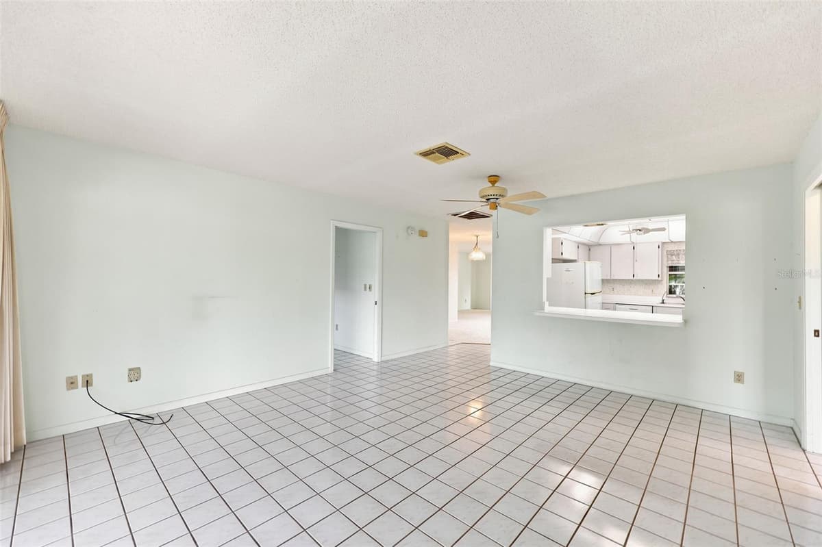 127 WINTERSONG LANE — photo 15 of 36