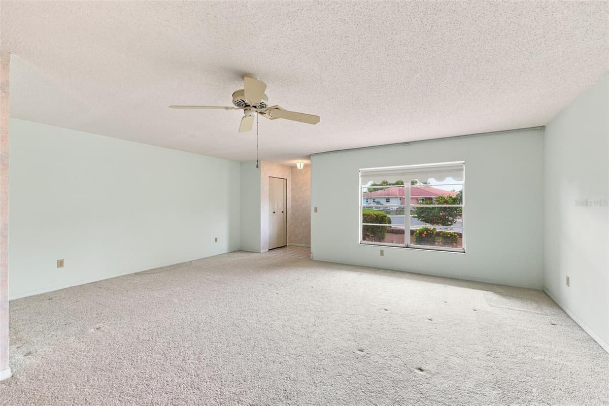 127 WINTERSONG LANE — photo 5 of 36