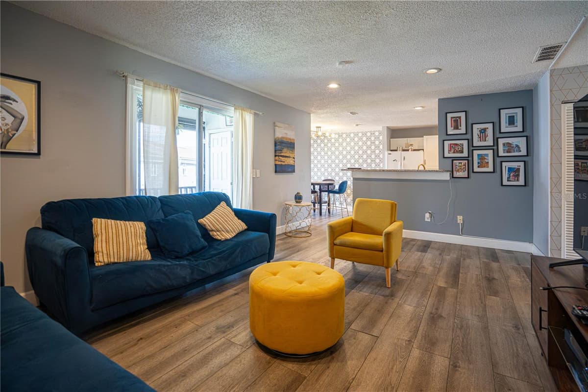 3816 CORTEZ DRIVE — photo 2 of 14