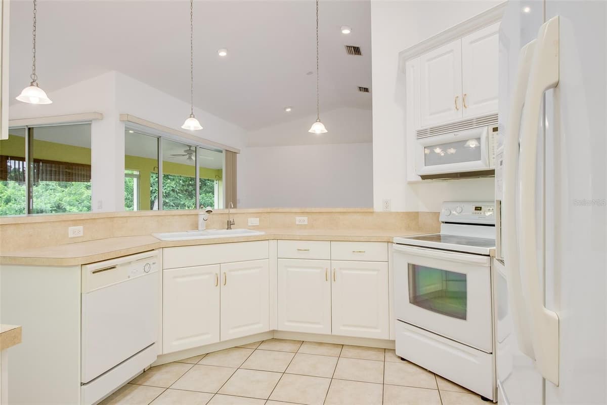 2991 GRANDVIEW DRIVE — photo 16 of 38