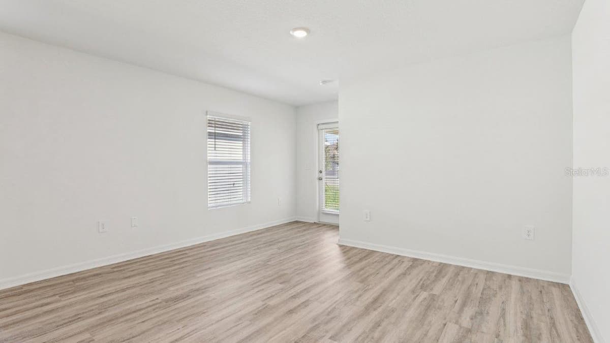 5580 TAVERNA LOOP — photo 4 of 25