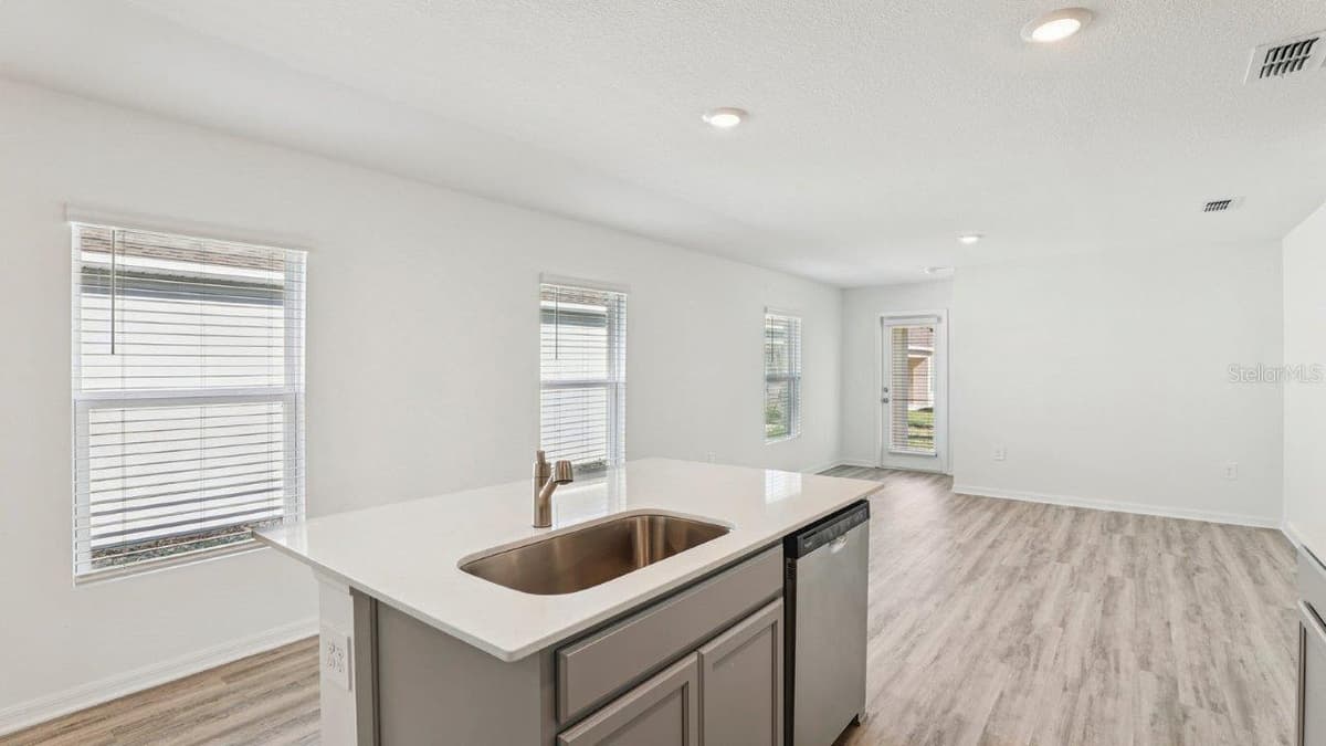 5580 TAVERNA LOOP — photo 8 of 25