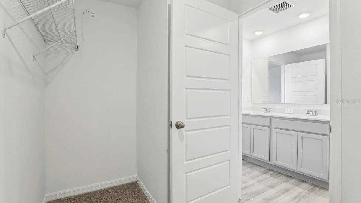 5580 TAVERNA LOOP — photo 16 of 25