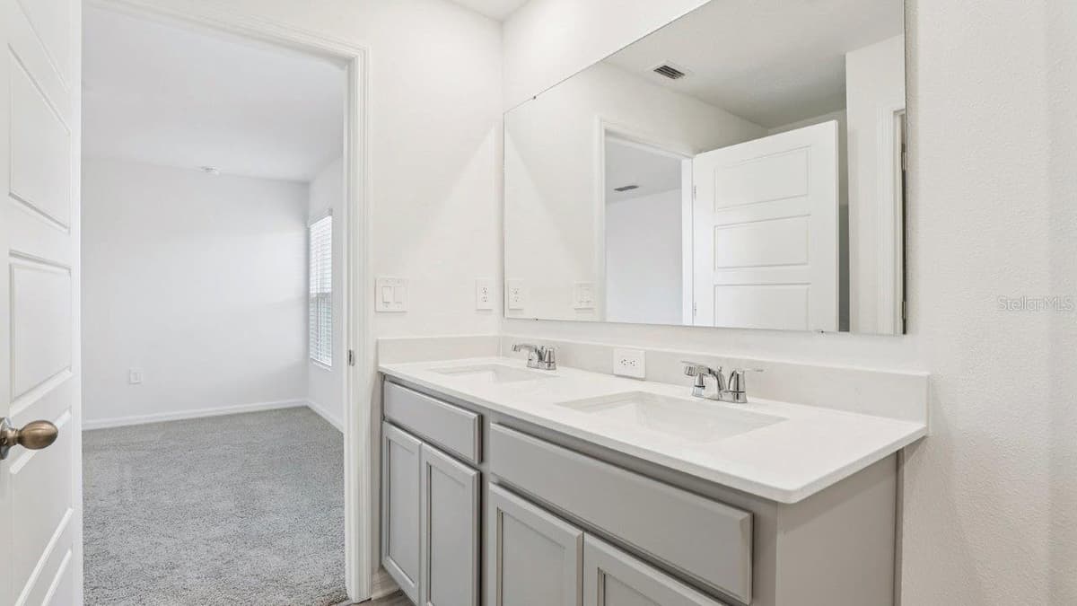 5580 TAVERNA LOOP — photo 17 of 25