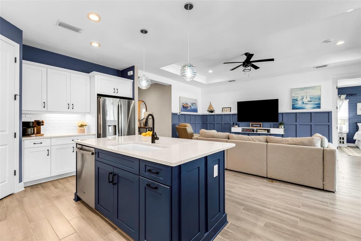 10703 FALLING LEAF COURT — photo 9 of 69