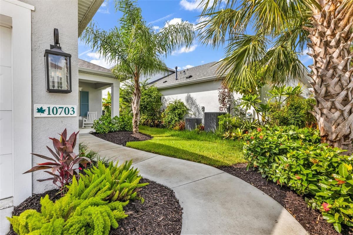 10703 FALLING LEAF COURT — photo 3 of 69