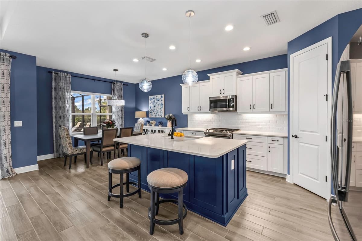 10703 FALLING LEAF COURT — photo 11 of 69