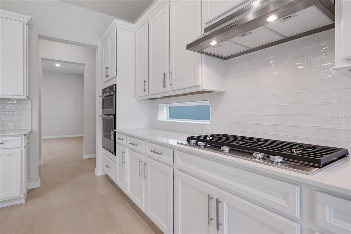 8399 PARK CLIFF WAY — photo 13 of 65