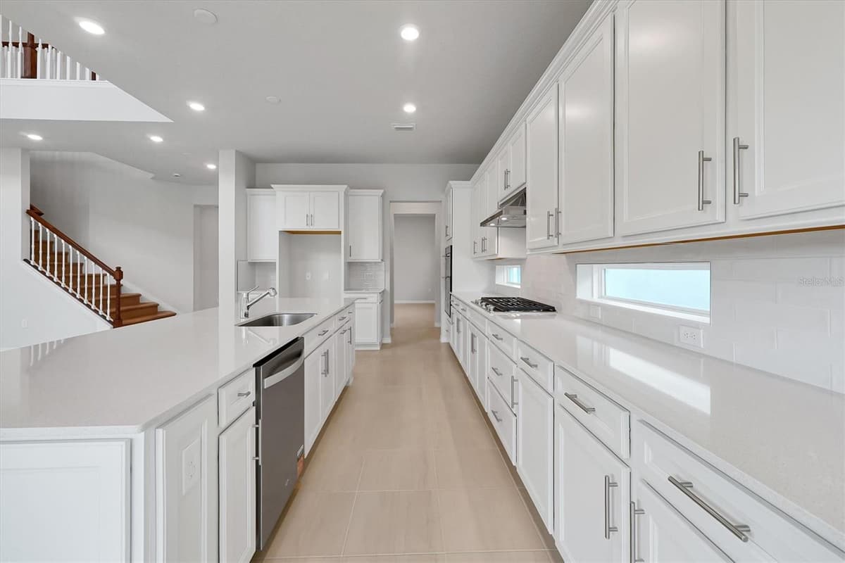 8399 PARK CLIFF WAY — photo 12 of 65
