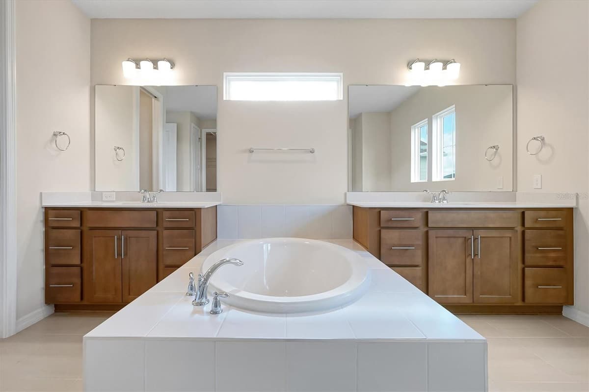 8399 PARK CLIFF WAY — photo 33 of 65