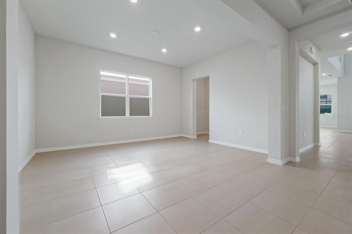 8399 PARK CLIFF WAY — photo 6 of 65