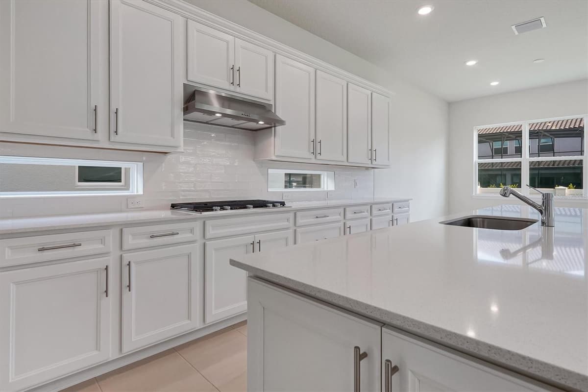 8399 PARK CLIFF WAY — photo 14 of 65