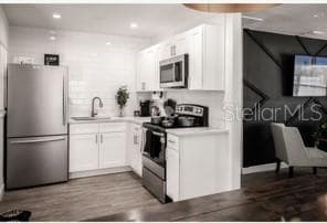 4318 BERKLEY DRIVE — photo 7 of 13