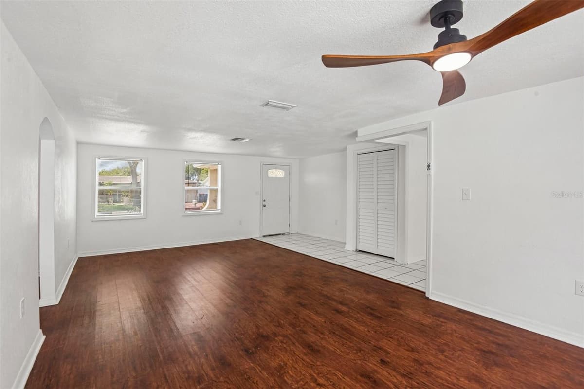 7303 HEATH DRIVE — photo 8 of 33