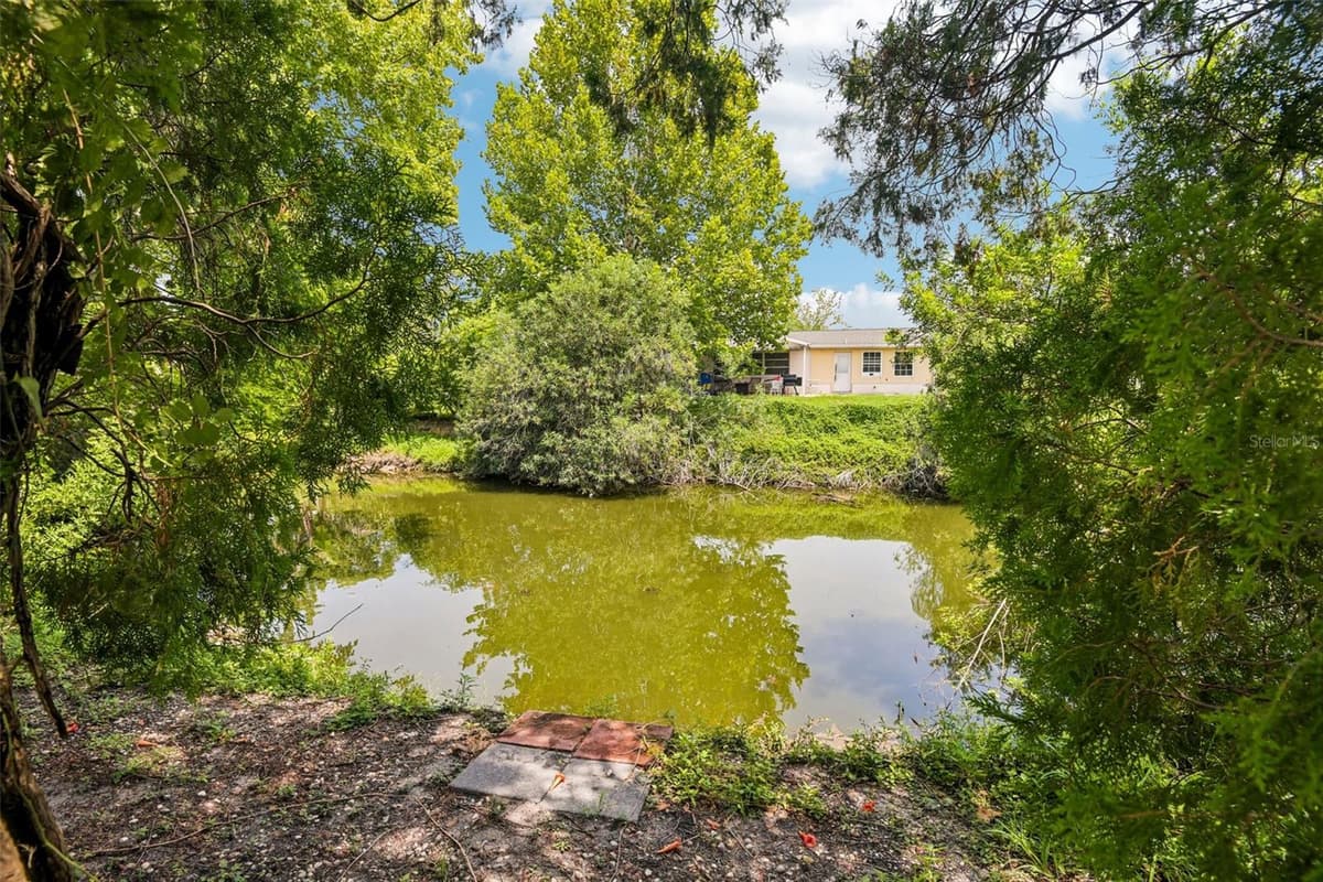 7303 HEATH DRIVE — photo 3 of 33