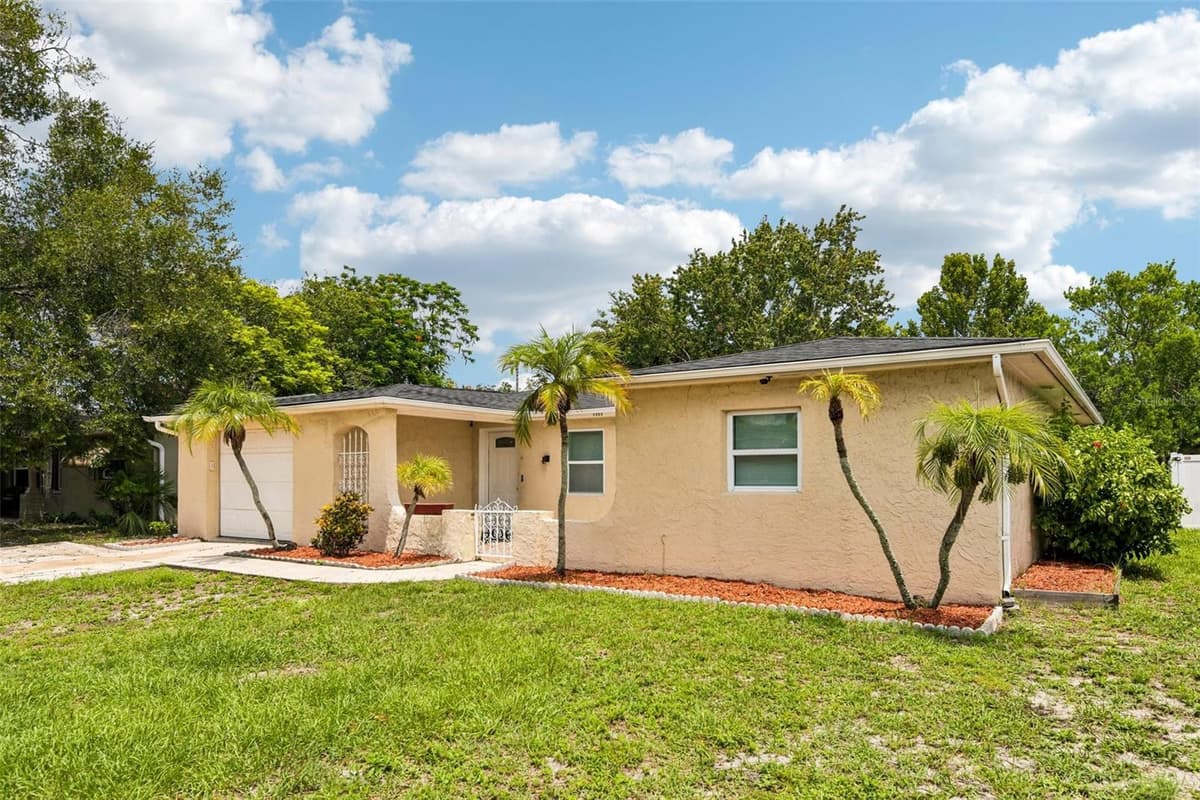 7303 HEATH DRIVE — photo 4 of 33