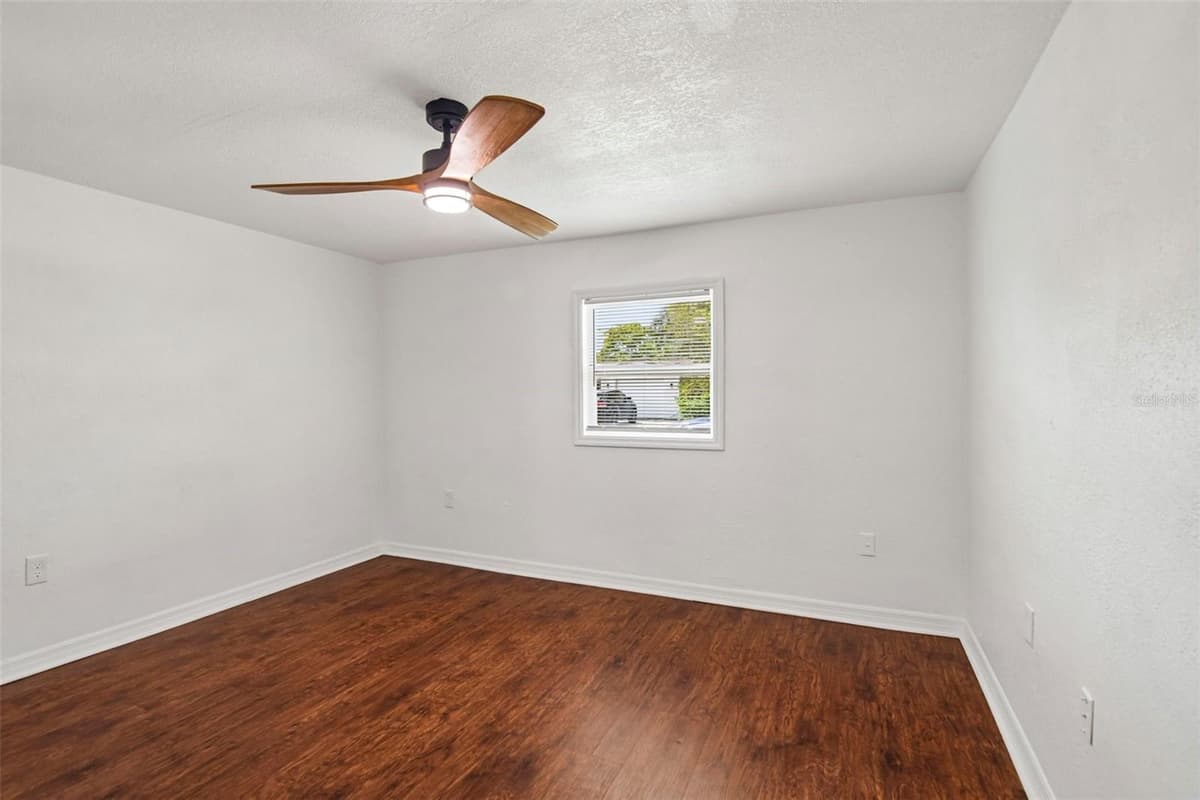 7303 HEATH DRIVE — photo 21 of 33