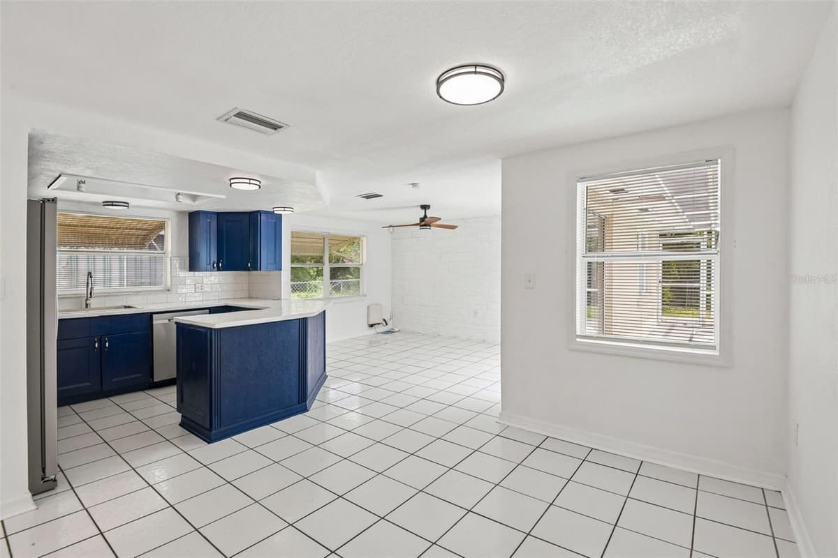 7303 HEATH DRIVE — photo 12 of 33