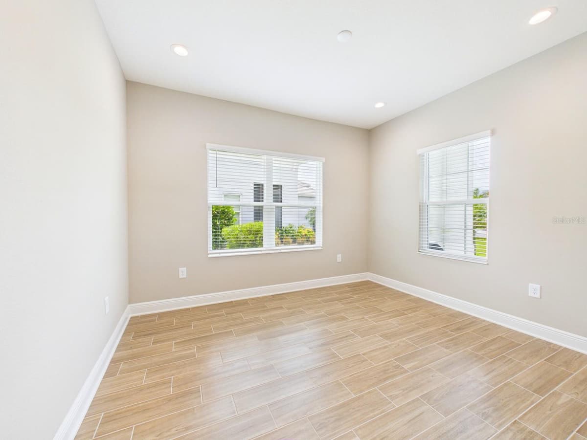10012 LAKE WALES CIRCLE — photo 12 of 89