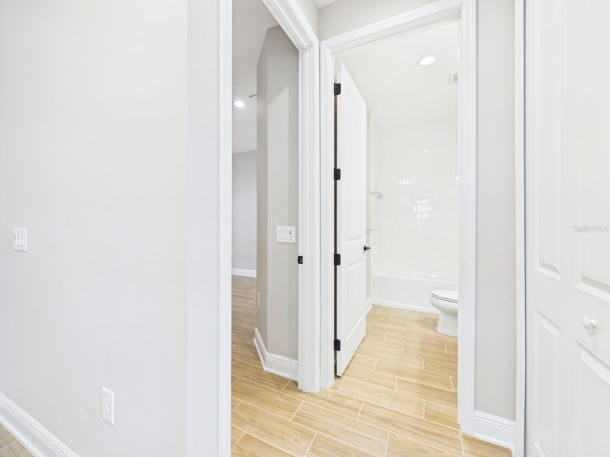 10012 LAKE WALES CIRCLE — photo 14 of 89