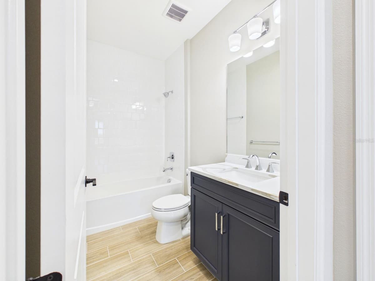 10012 LAKE WALES CIRCLE — photo 15 of 89
