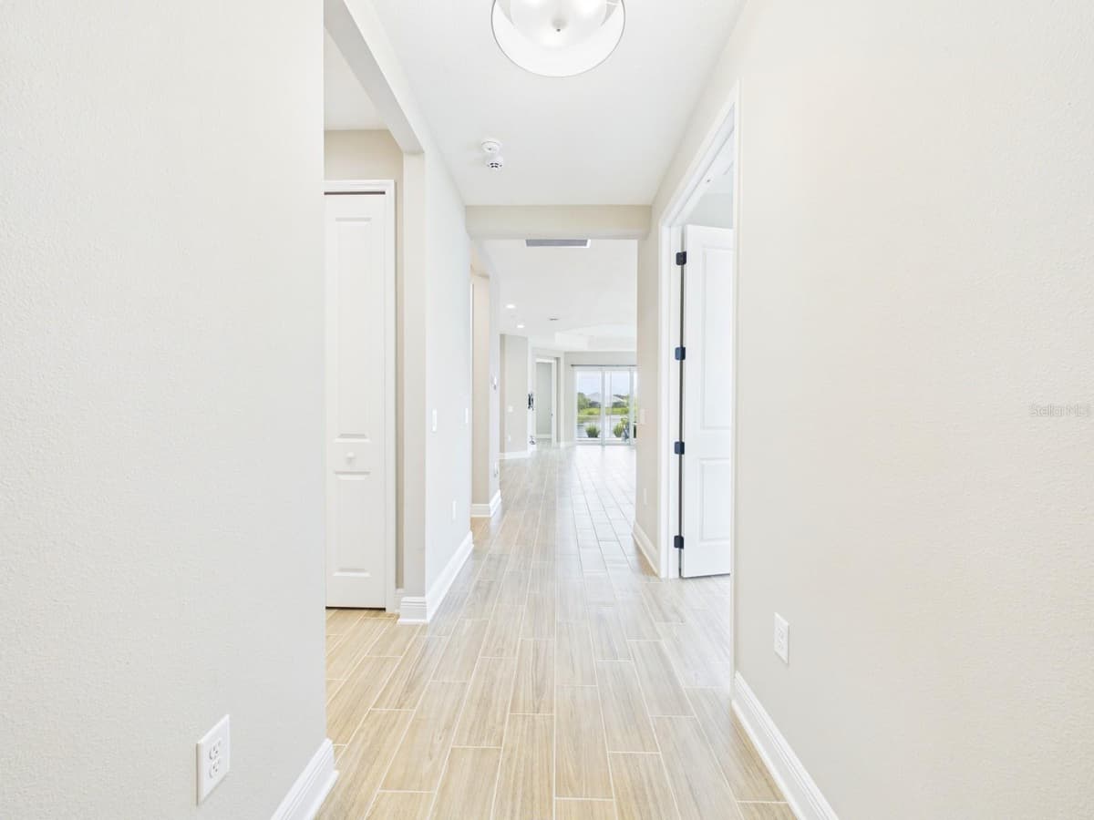 10012 LAKE WALES CIRCLE — photo 10 of 89