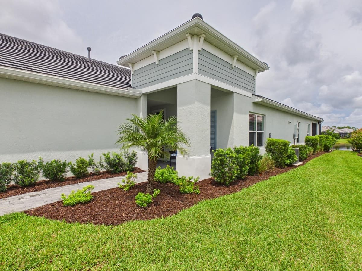 10012 LAKE WALES CIRCLE — photo 5 of 89
