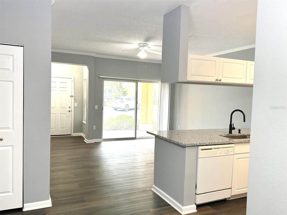 413 ARBOR LAKES CIRCLE — photo 6 of 21