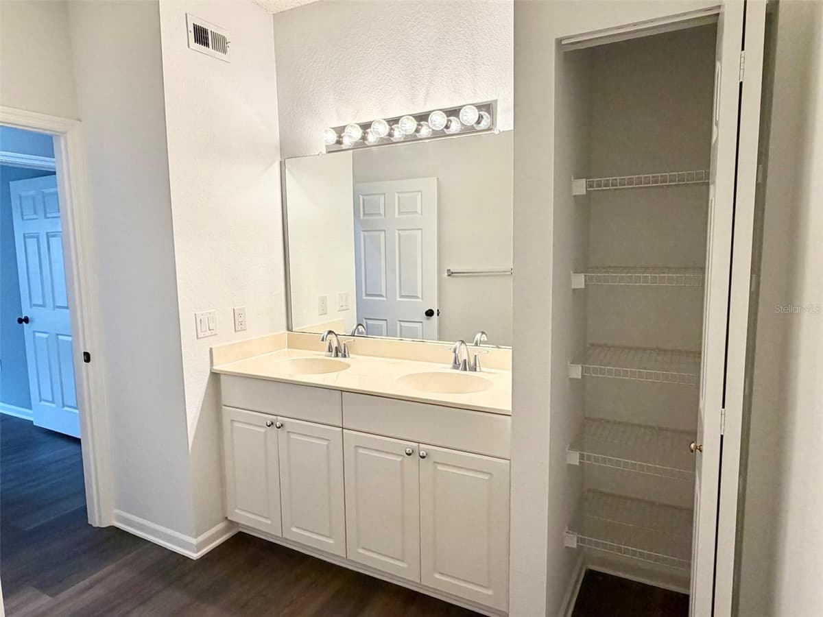 413 ARBOR LAKES CIRCLE — photo 21 of 21