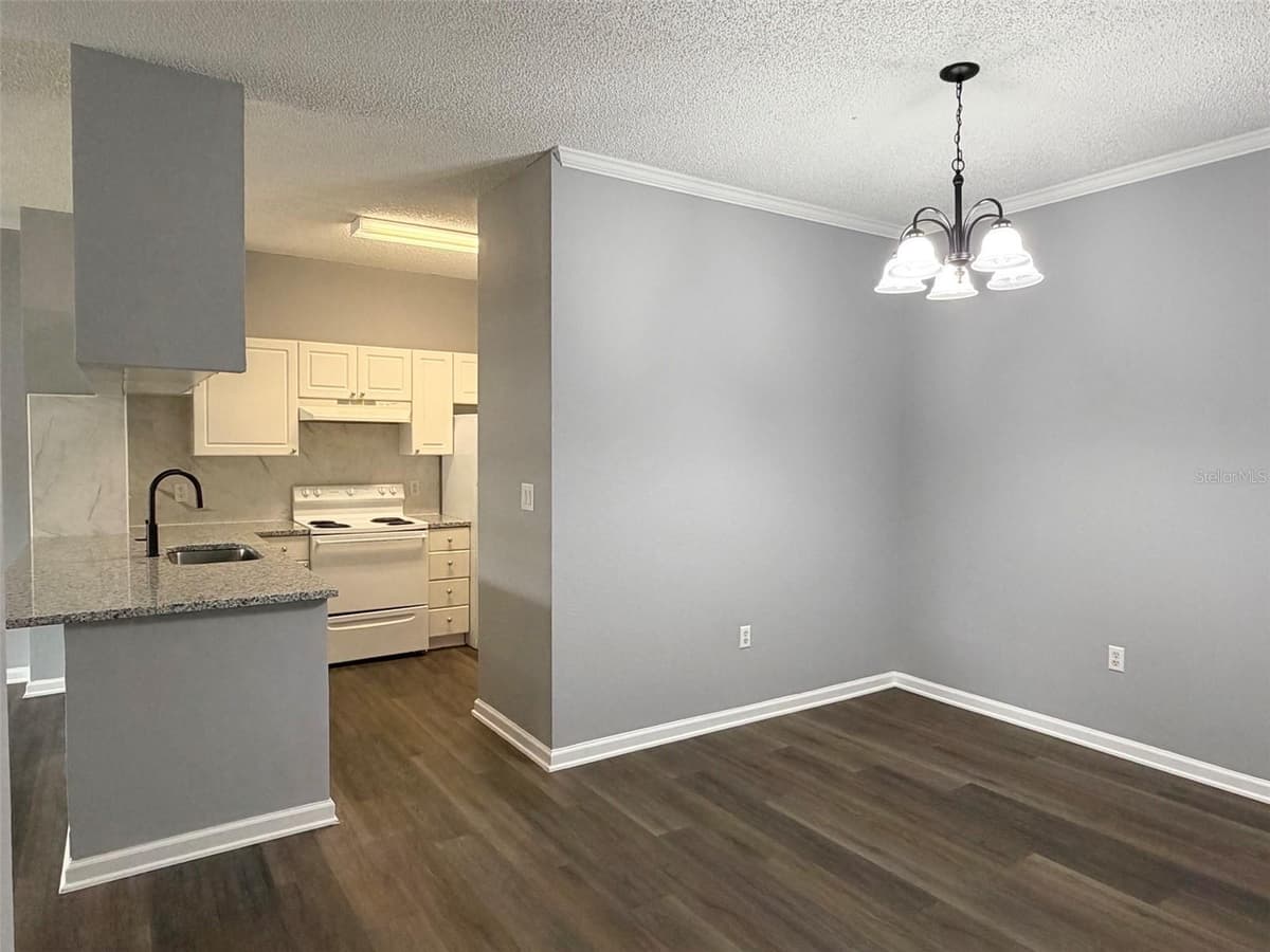 413 ARBOR LAKES CIRCLE — photo 14 of 21
