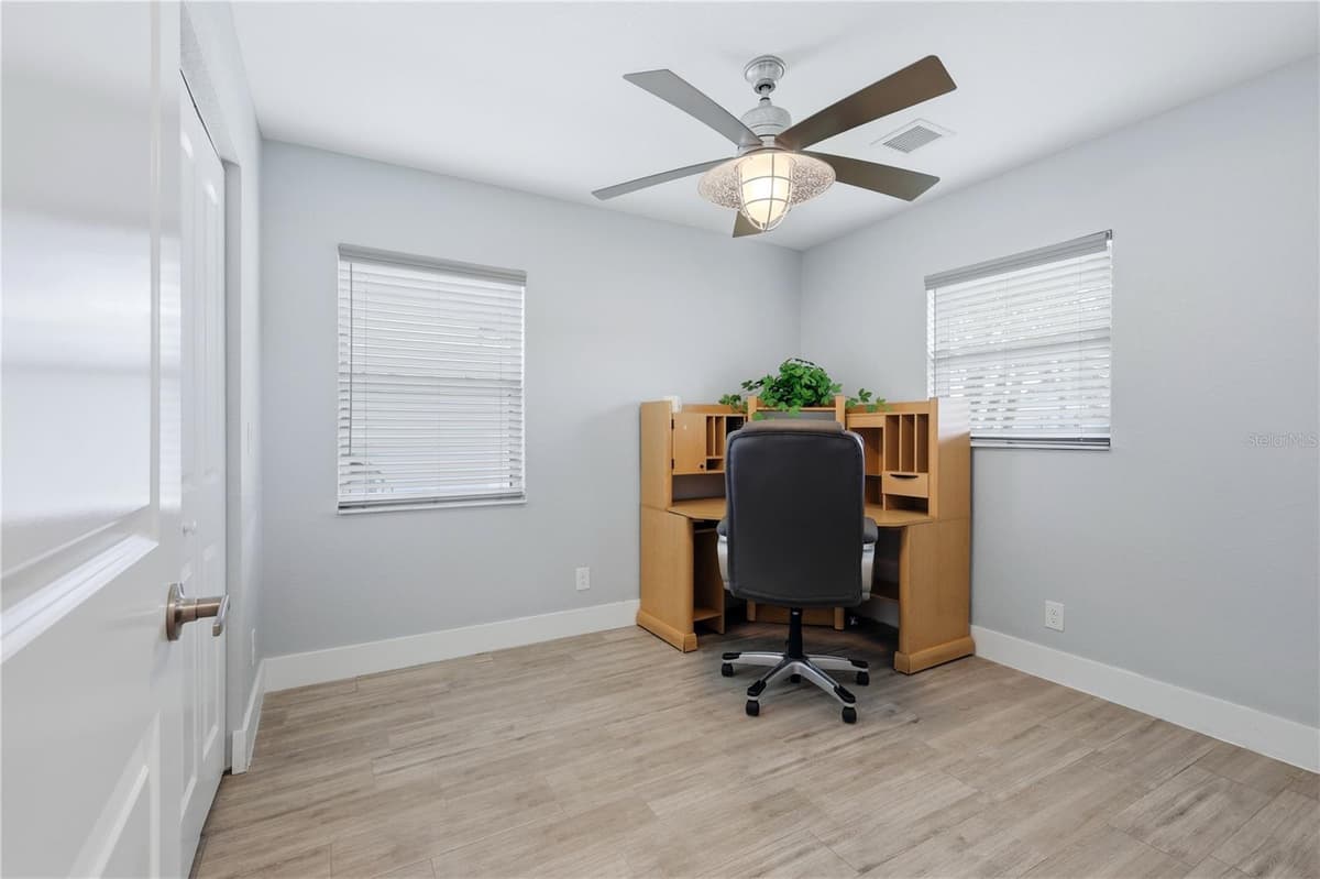 712 POINSETTIA AVENUE — photo 31 of 44