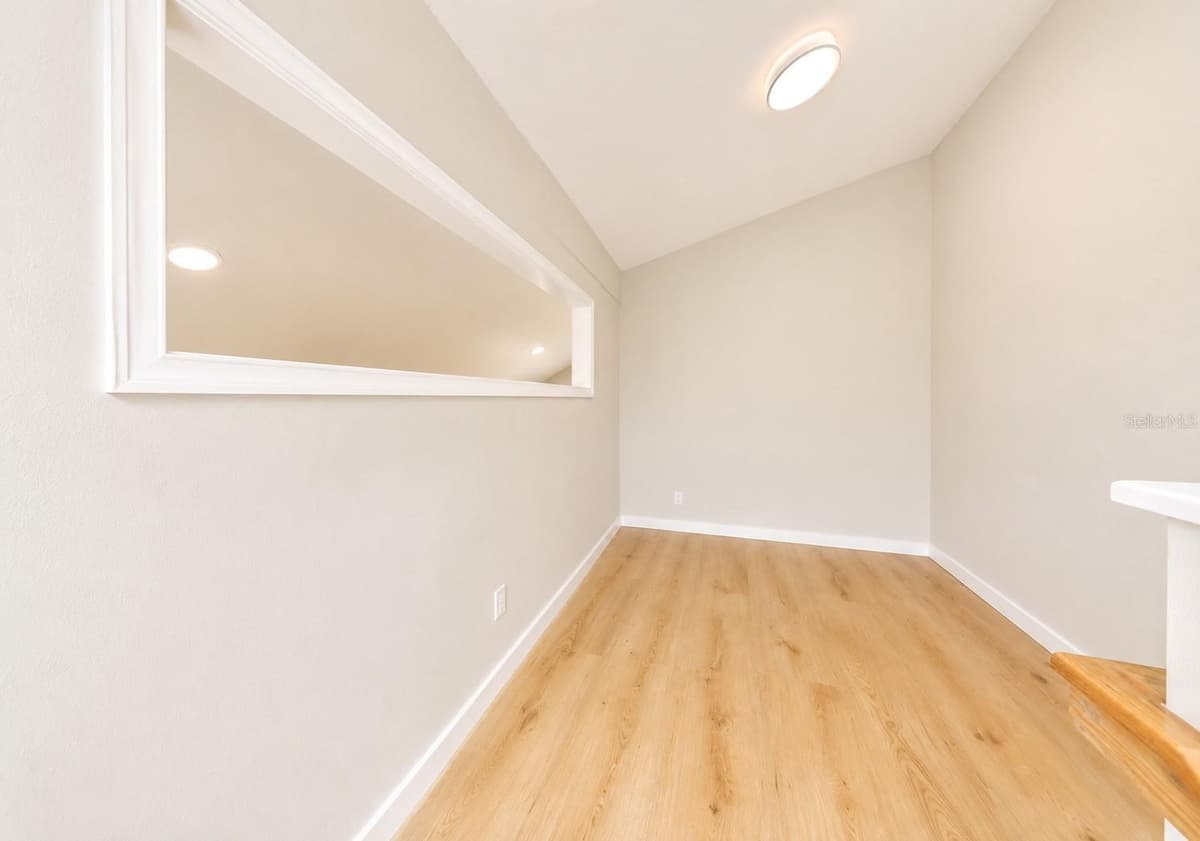 1141 WOODMAN WAY — photo 9 of 17