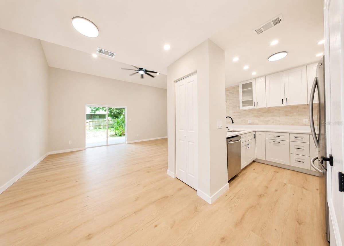 1141 WOODMAN WAY — photo 4 of 17