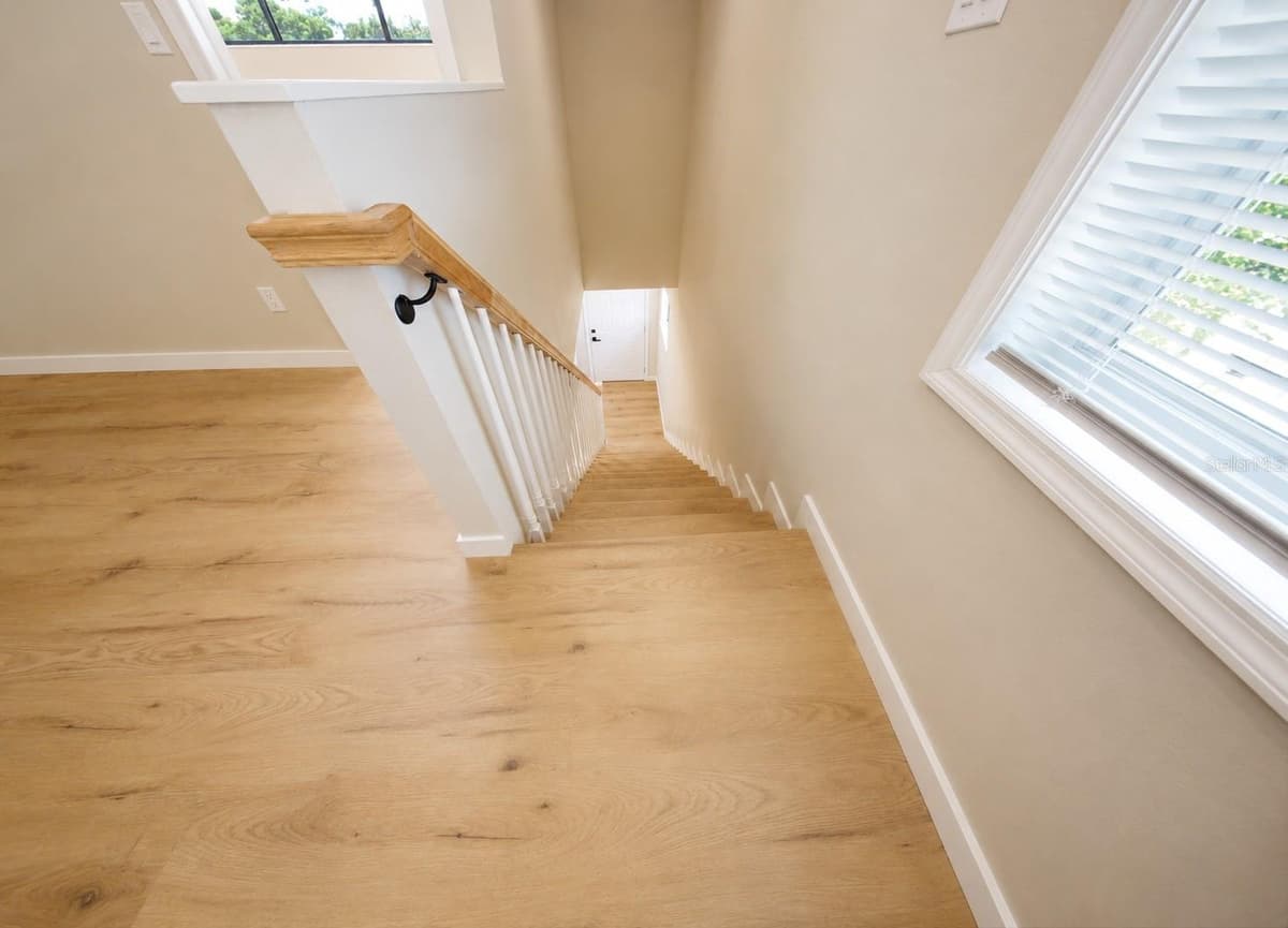 1141 WOODMAN WAY — photo 8 of 17