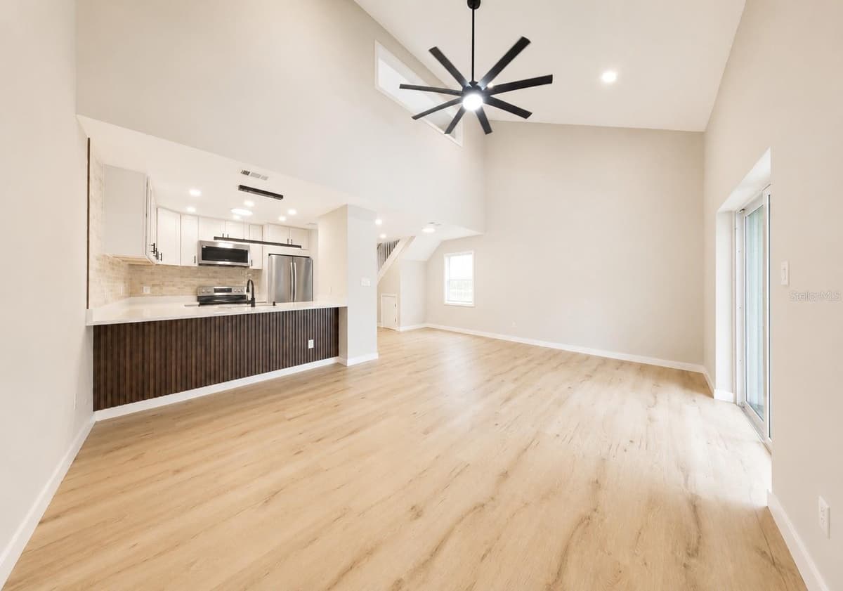 1141 WOODMAN WAY — photo 3 of 17