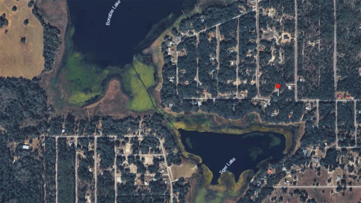 SHOREWOOD DRIVE — photo 2 of 4