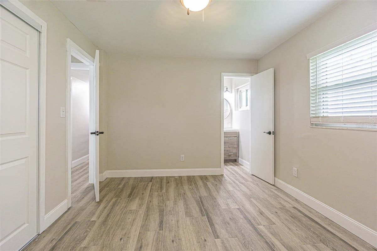 925 CEDARWOOD AVENUE — photo 12 of 25