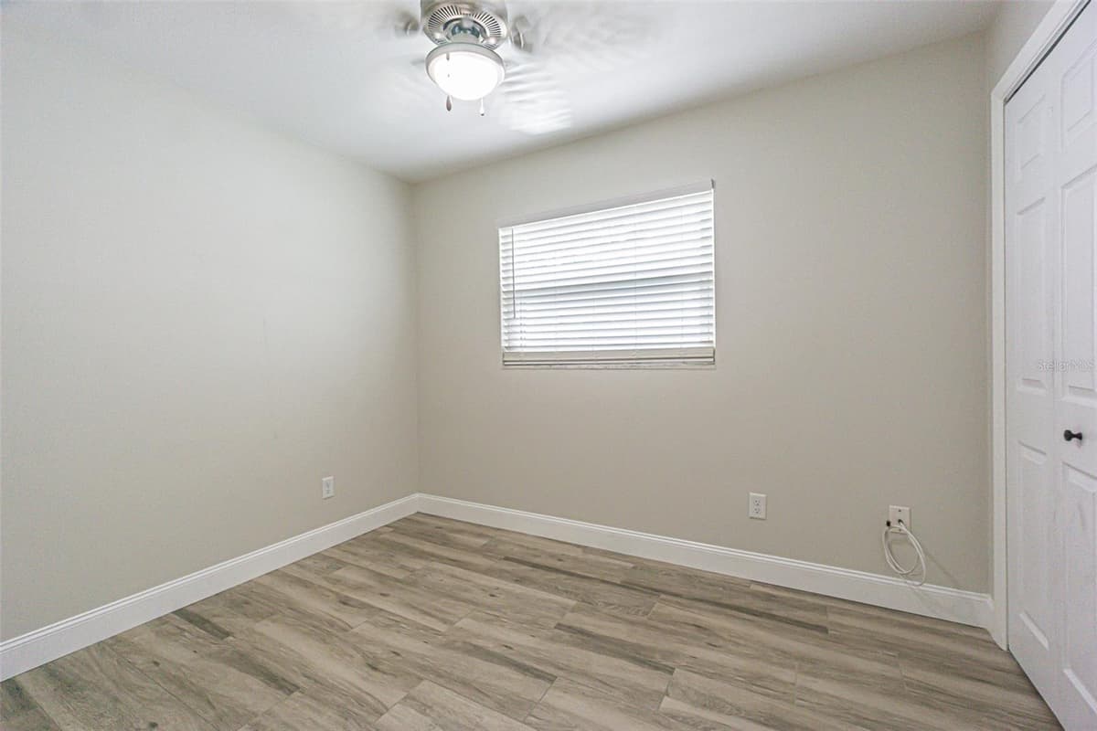 925 CEDARWOOD AVENUE — photo 17 of 25