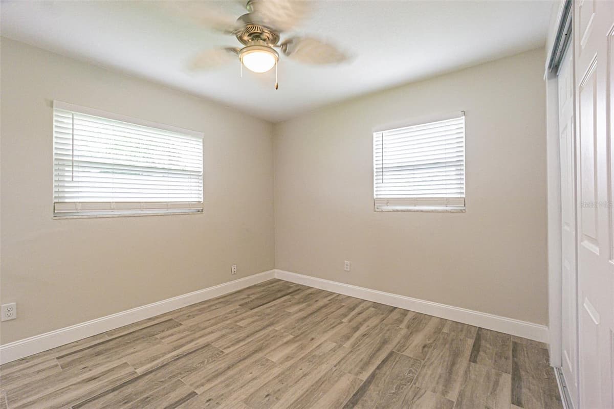 925 CEDARWOOD AVENUE — photo 19 of 25