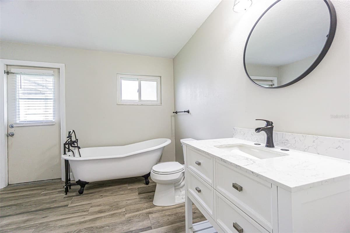 925 CEDARWOOD AVENUE — photo 15 of 25
