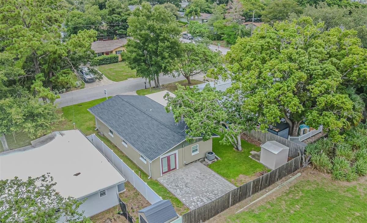 925 CEDARWOOD AVENUE — photo 4 of 25