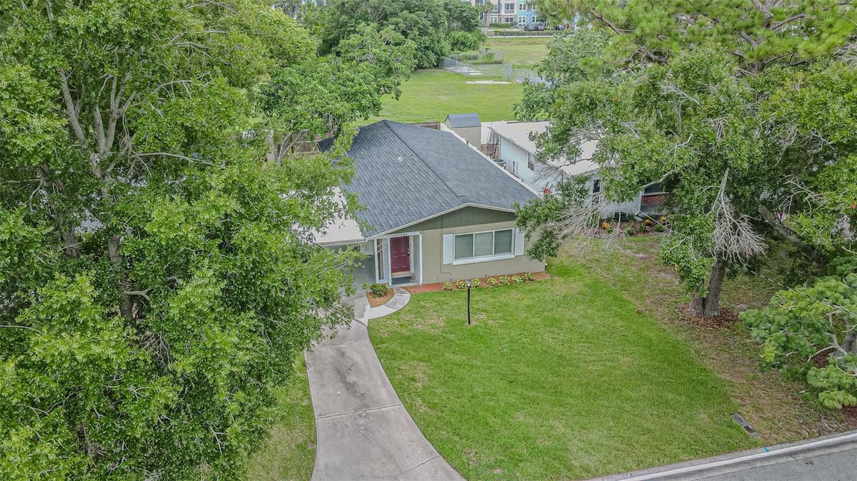 925 CEDARWOOD AVENUE — photo 3 of 25