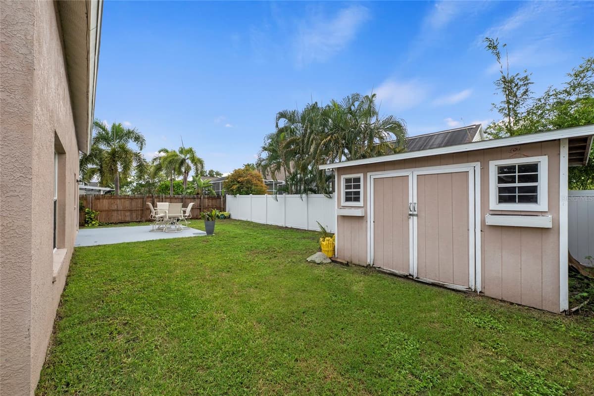 7020 49TH PLACE — photo 34 of 40