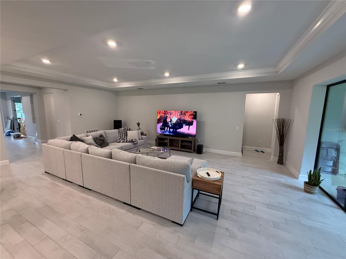 1490 BEACON DRIVE — photo 6 of 24